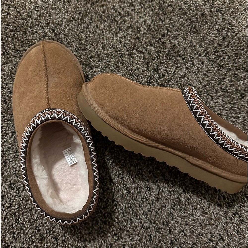 Chestnut UGG Tasman Size 10 women